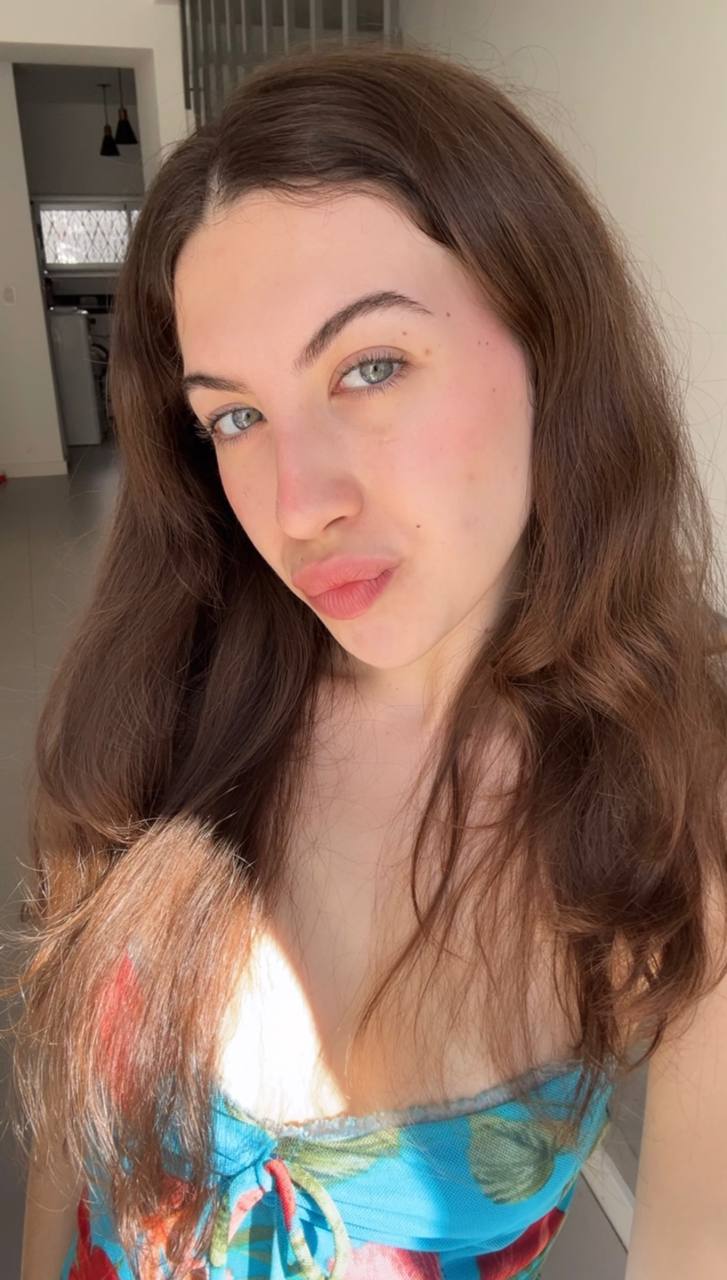 Nude girl Amber in Andorra la Vella