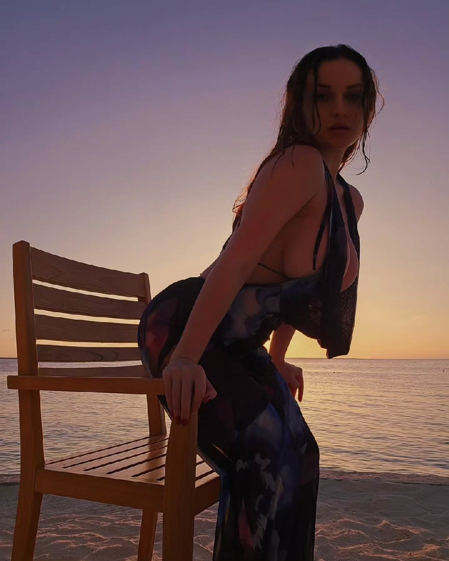 Sexy girl Miranda Faith nude in Andorra la Vella