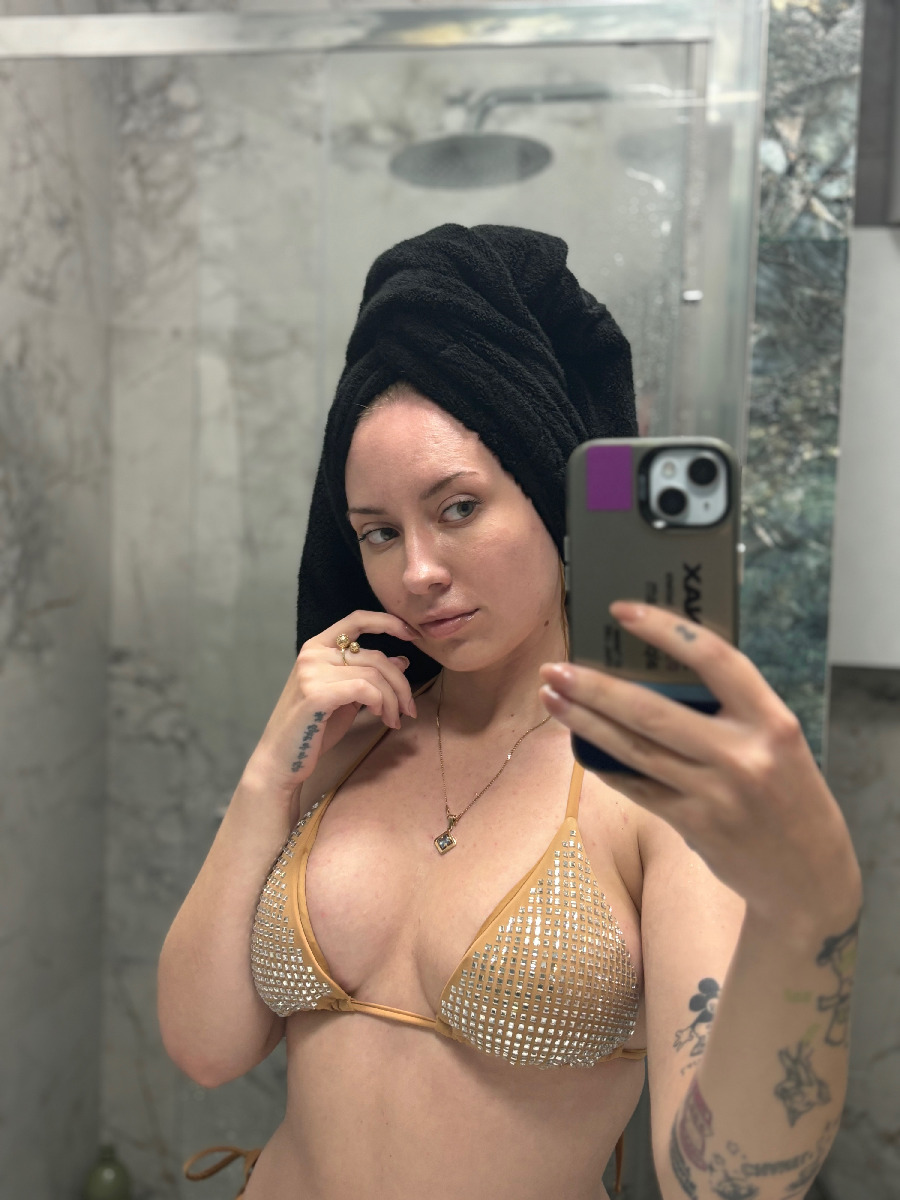 Nude girl KateV in Andorra la Vella