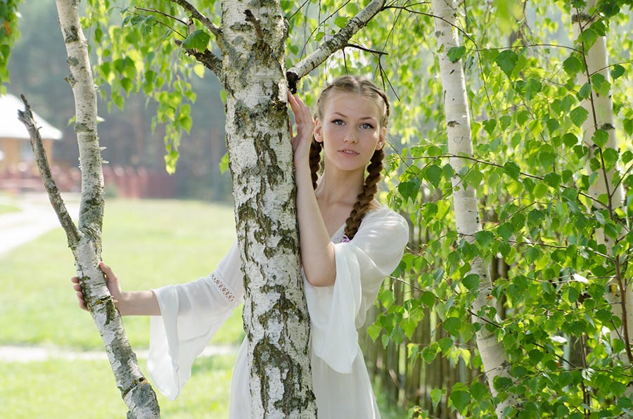 Women in Slavic costumes in Andorra la Vella