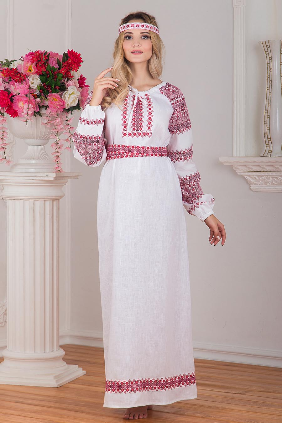 Women in Slavic costumes in Andorra la Vella