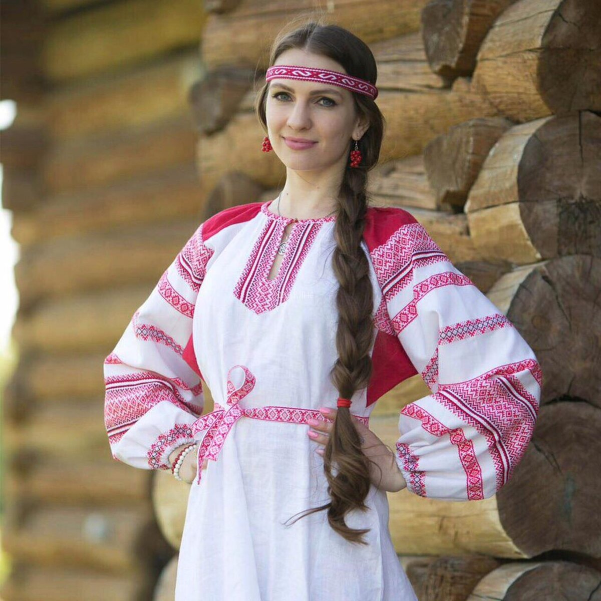 Girls in Slavic costumes in Andorra la Vella