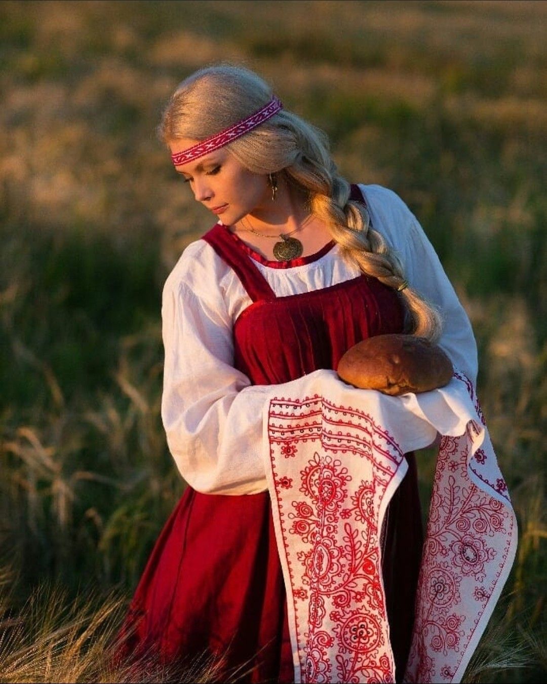 Girls in Slavic costumes in Andorra la Vella