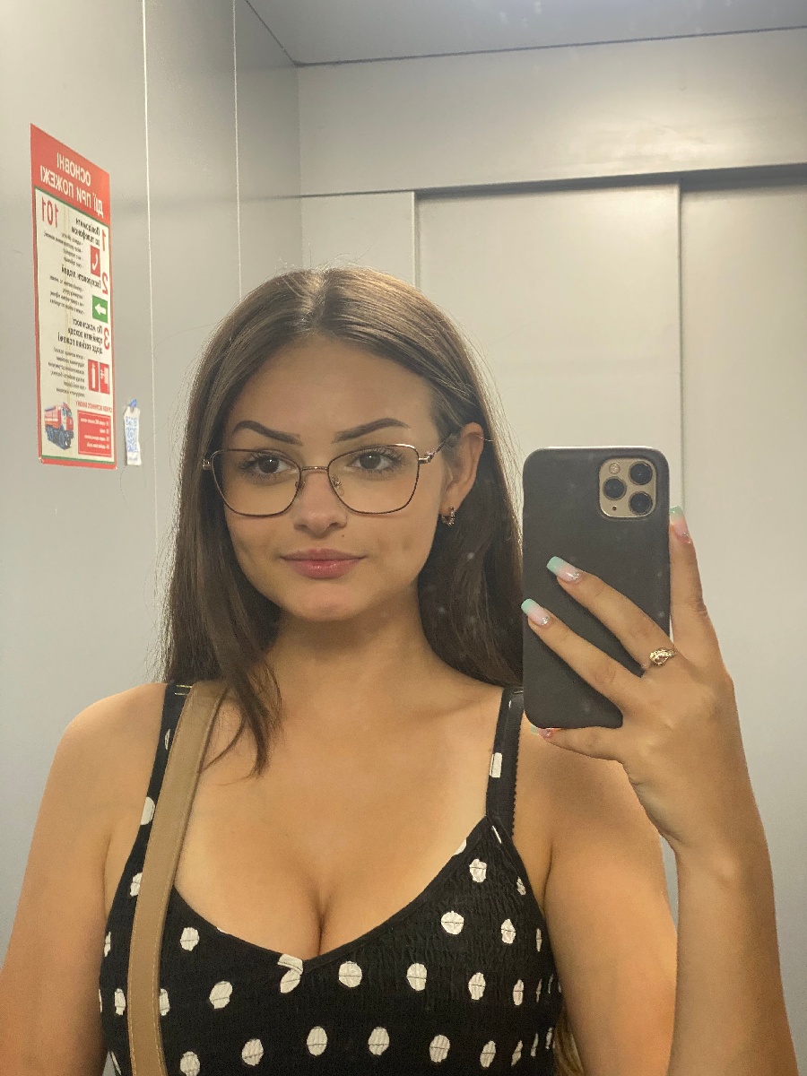 Sexy model Stacy in Andorra la Vella